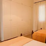 Polikseni House Ferienhaus *