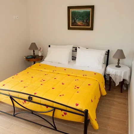 Holiday home Polikseni House