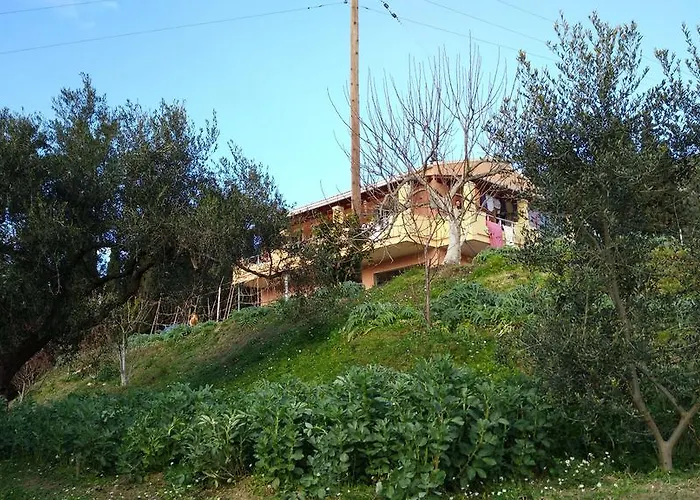 Polikseni House Casa de Férias