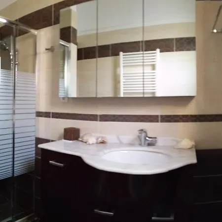 Сasa de vacaciones Polikseni House *